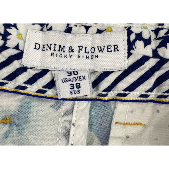 Denim & Flower Bermuda Shorts Men Size 30 White Blue Tropical Hawaiian 9" Inseam - Picture 3 of 9
